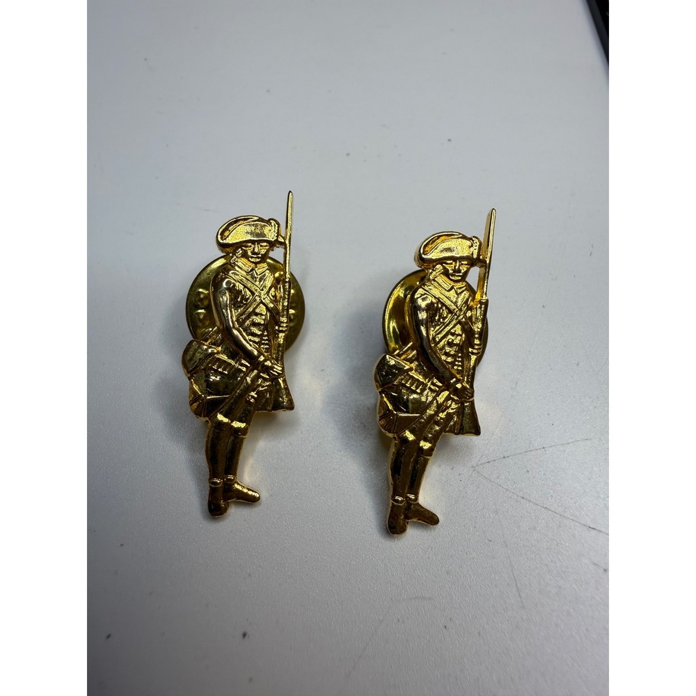 Vintage Gold Tone Revolutionary War Minuteman Colonial Soldier Lapel Pins Pair